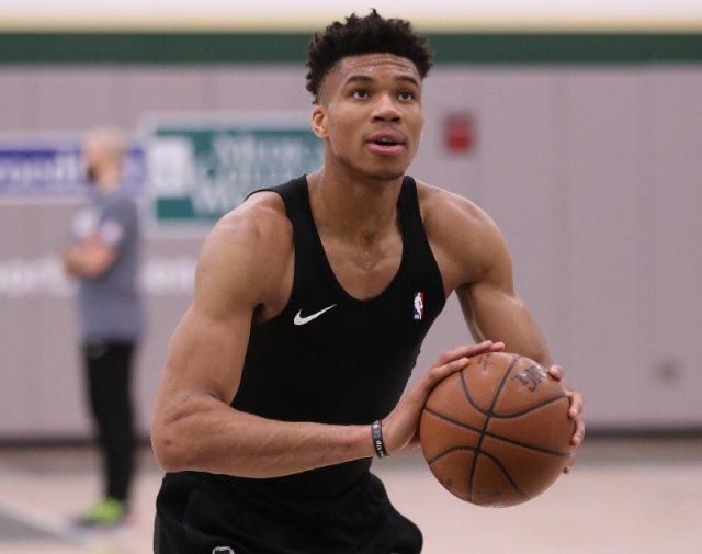 成所有球员 成所有球员